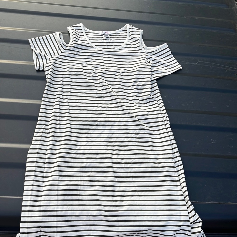 On shoulder and off shoulder dress. US Medium.